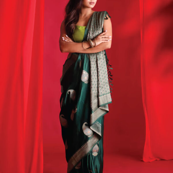 Green Woven Banarasi Saree with Unstitched Blouse